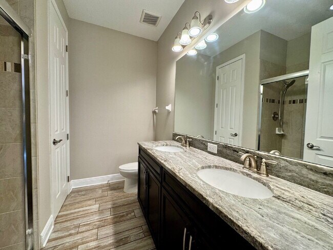 Building Photo - K-Bar range gated 3-Bed Single Family House newly renovated with luxury vinyl flooring and fully ...