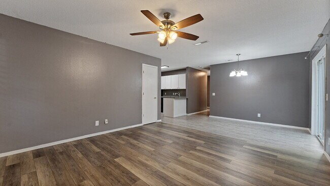 Foto del edificio - 909 S Curtis Ave