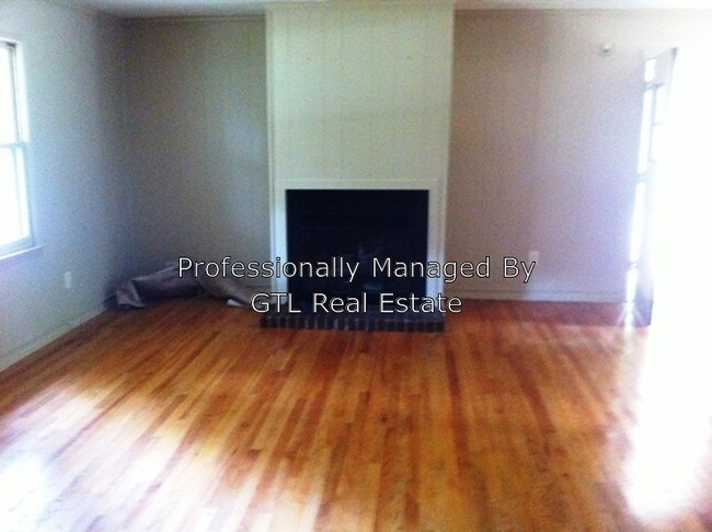 Building Photo - 221 Ponderosa Rd