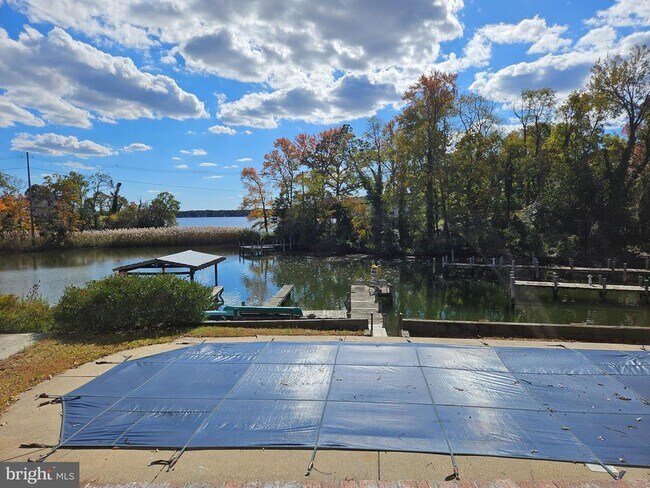 Foto del edificio - 355 Sturtons Ln