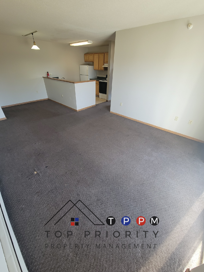 Building Photo - ** WINTER MOVE IN SPECIAL ** 2 Bedroom | 1...