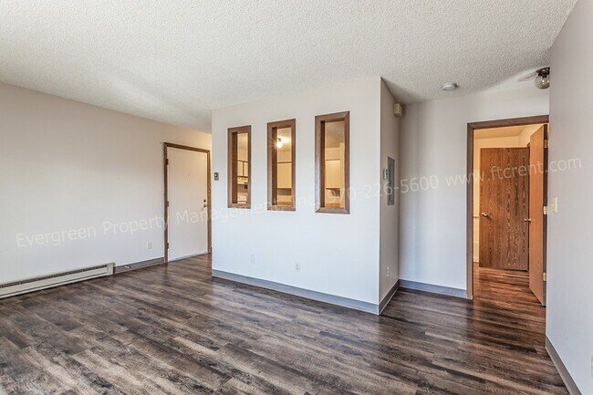 Foto del edificio - 348 Terri Dr