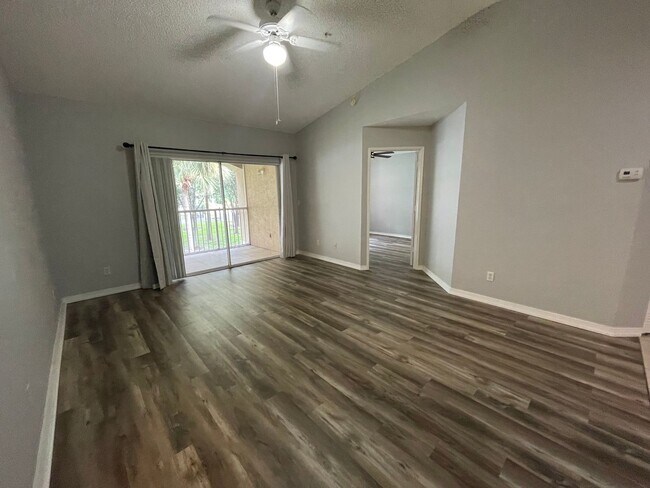 Building Photo - ANNUAL RENTAL - IBIS CLUB- 2 BED 2 BATH