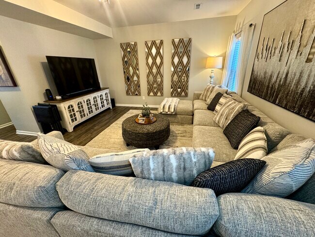 Foto del edificio - 11033 Hat Creek Ln