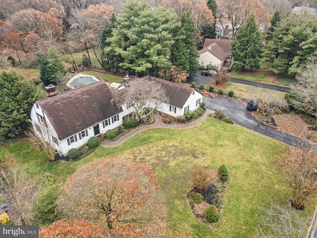 Foto del edificio - 703 White Swan Dr