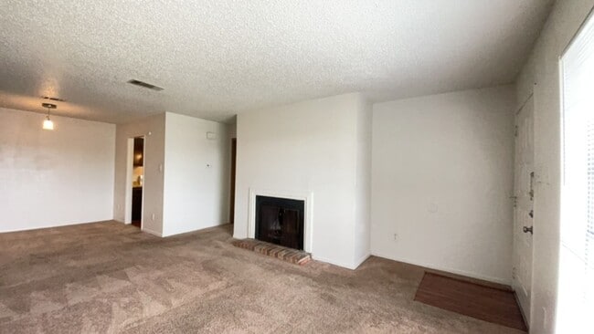 Foto del edificio - 8412 Glen Meadow Ln