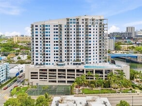 Building Photo - 10 SW South River Dr