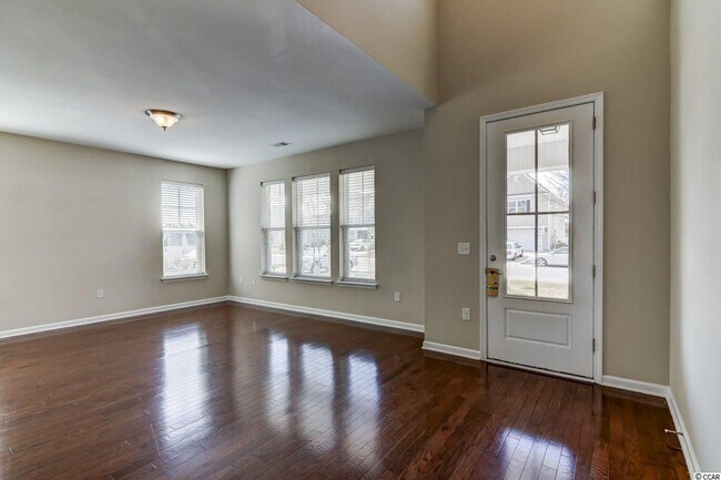 Building Photo - Carolina Farm home