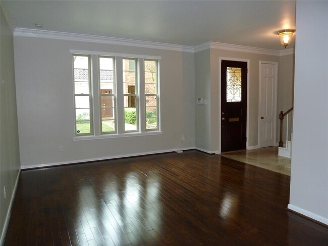 Building Photo - 2114 Amberly Ct
