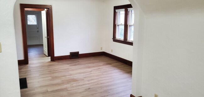 Dining room. - 1423 Isabelle Ave