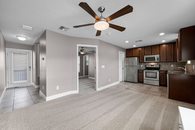Building Photo - New Windermere Rental