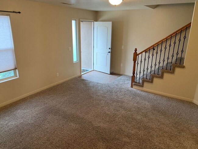 Foto del edificio - Fossil Hills Townhome!