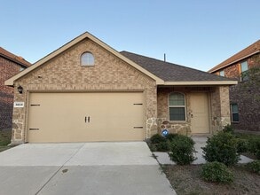 Building Photo - 3213 Perman Dr