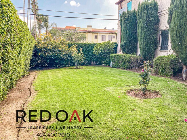 Building Photo - 851 S Kenmore Ave