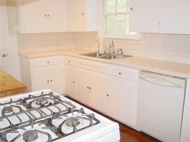 Building Photo - 2109 Prather Ln