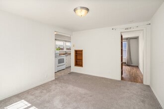 Building Photo - 5444 Kirkwood Pl N