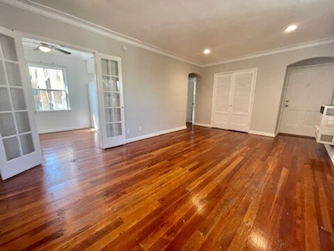 Building Photo - 1225 S Westmoreland Ave
