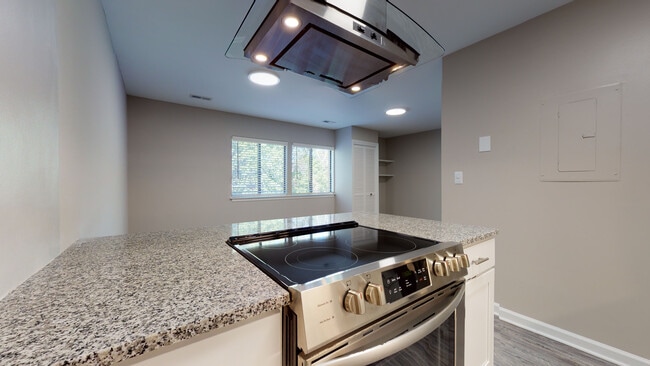 Building Photo - Z- 3116 Hillsborough