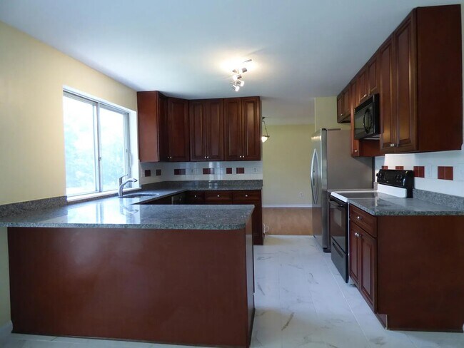 Foto del edificio - 7809 Suthard Dr