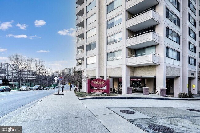Foto del edificio - 5500 Friendship Blvd