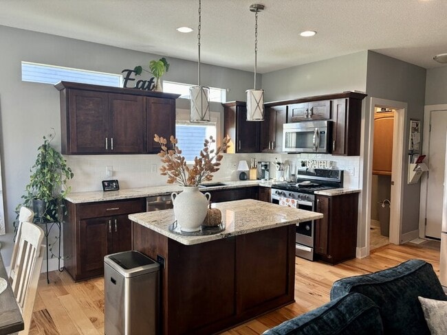 Foto del edificio - 580 NE Bowman Dr