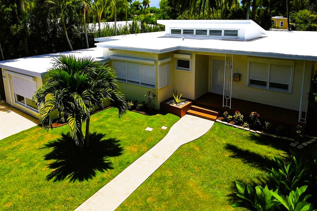 Building Photo - 1325 Marseille Dr