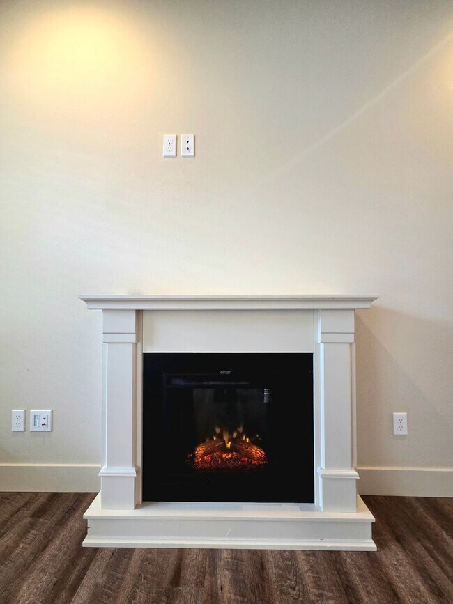 Foto del edificio - 1704/1706 Danny Boy Ln. Duplex