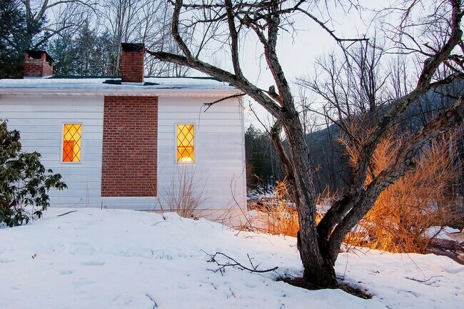 Foto del edificio - 30 Ford Rd