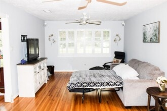 Building Photo - 8910 Greiner Dr