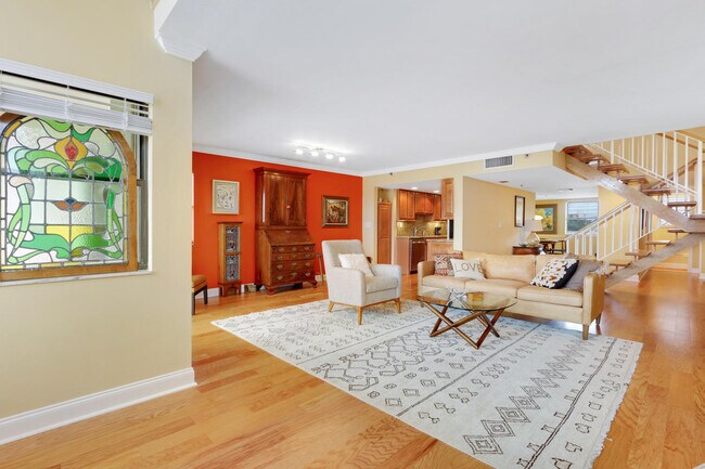 Foto del edificio - 364 Golfview Rd