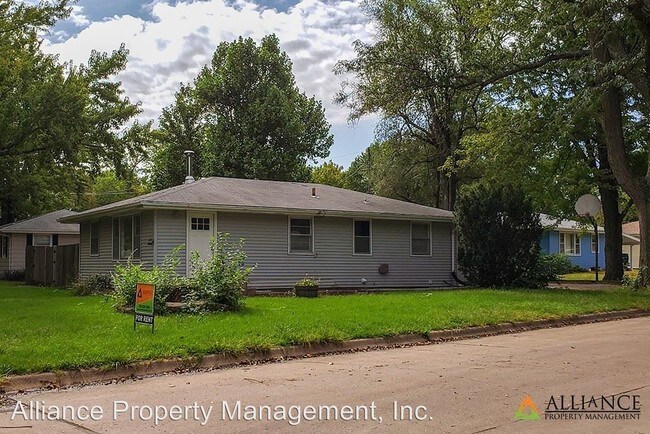 Foto del edificio - 3 br, 2 bath House - 2421 Brockman St