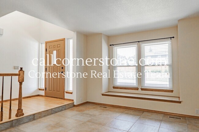 Building Photo - 2055 Tyrone Dr