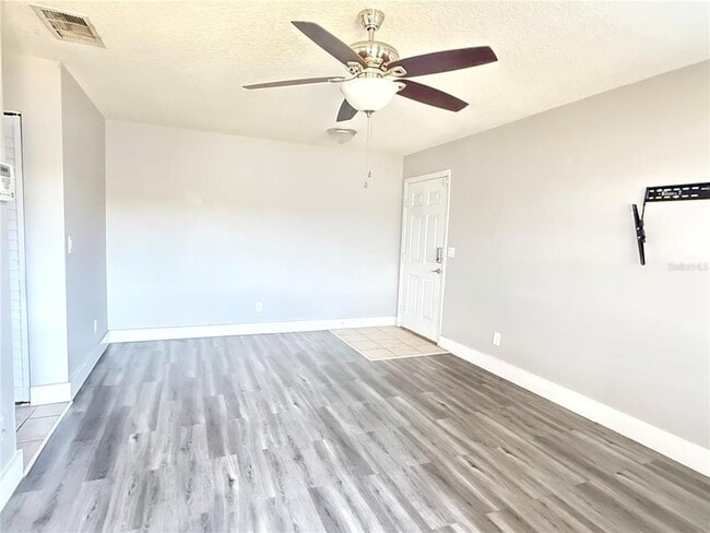 Building Photo - 1065 S Hiawassee Rd