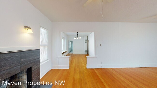 Building Photo - 3 br, 1 bath House - 4918 42nd Ave S