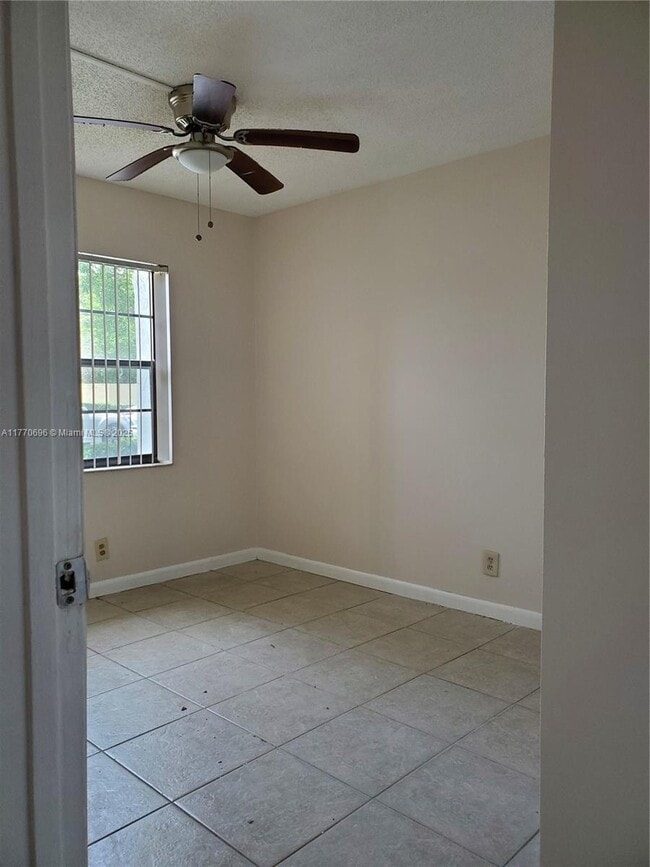 Building Photo - 2661 Riverside Dr