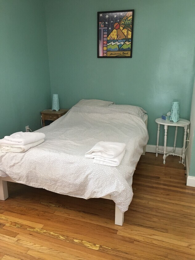 Foto principal - 635 NE 68th St