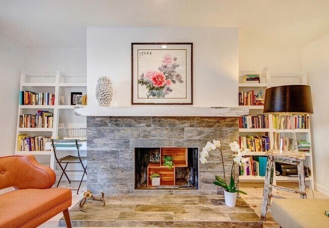 Foto del edificio - Beautiful Remodeled 2 Bedroom 2 Bath St. H...
