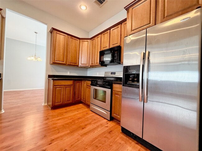 Building Photo - 1608 Holman St