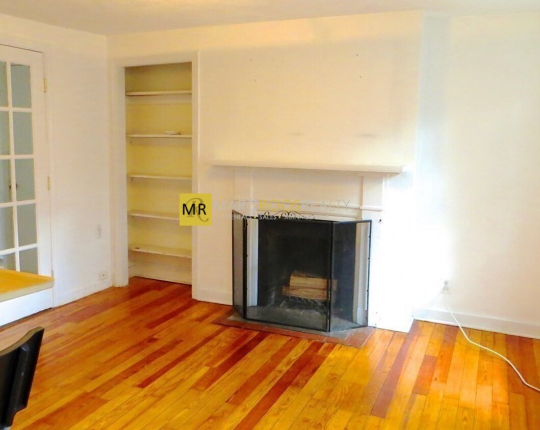 Primary Photo - 10 Melrose St