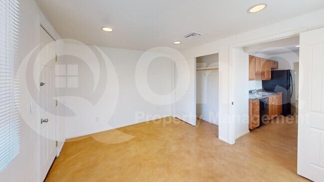 Foto del edificio - 216 E Waverly St