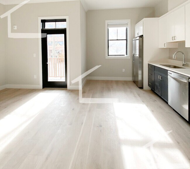 Foto del edificio - Renovated 3 bed and 2 bath with in unit la...