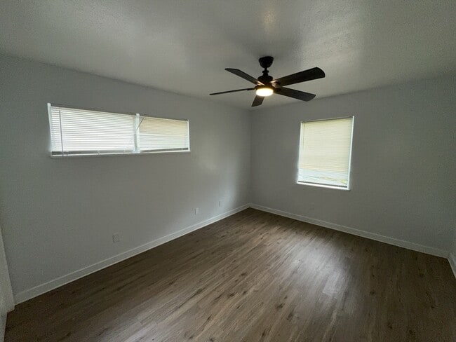 Building Photo - 1351 Maria Dr