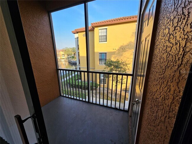 Foto del edificio - 1/1 second floor condo in Gated Community SERENATA Metrowest