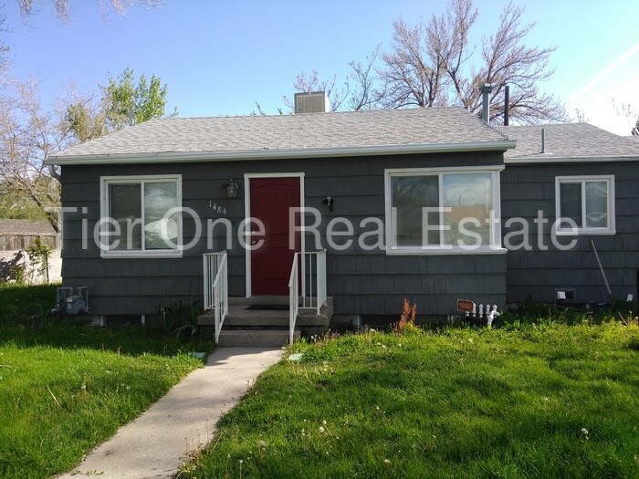 Primary Photo - 1484 W Glenrose Dr