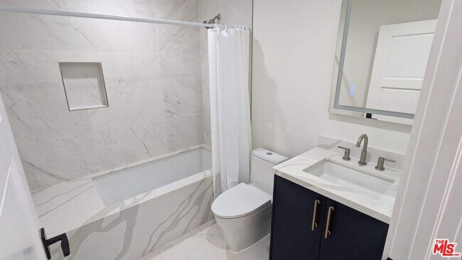 Foto del edificio - 3677 3rd Ave