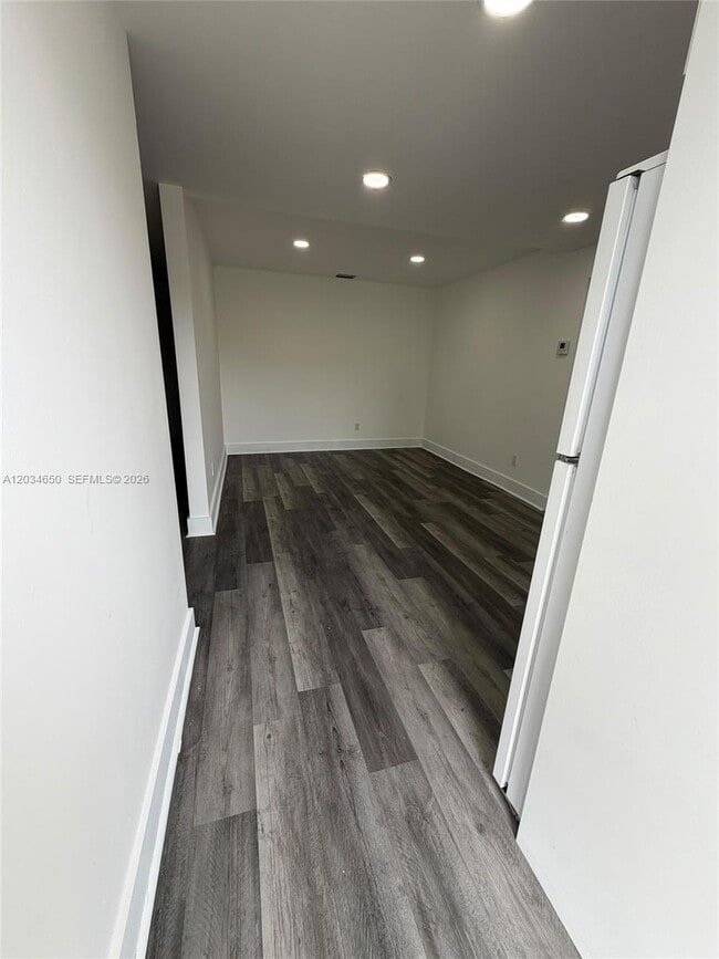 Building Photo - 2025 NW 72nd St