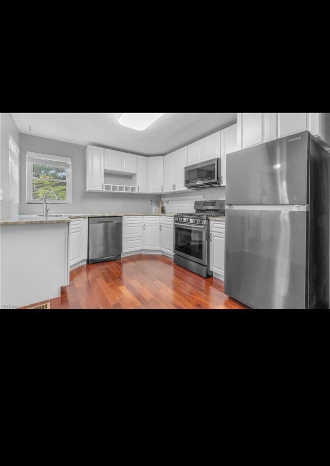 Building Photo - 1220 Whaley Ave