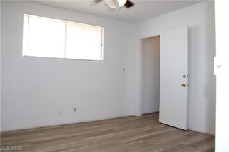 Building Photo - 1212 E Phillips Ave
