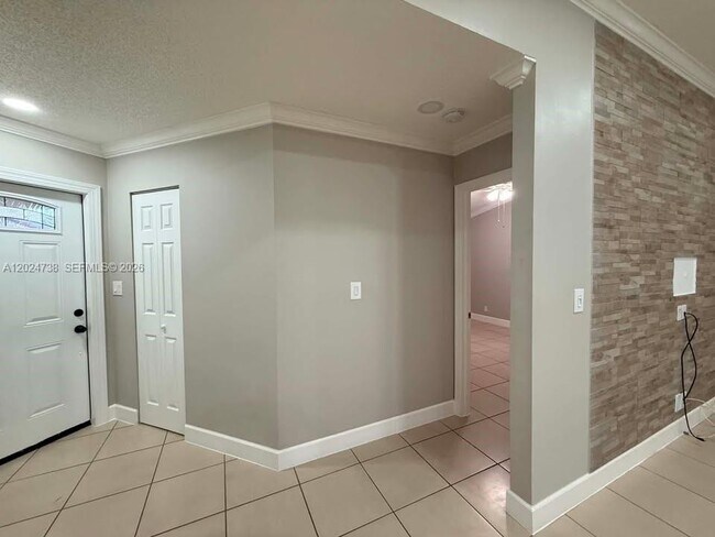 Foto del edificio - 6449 NW 171st St
