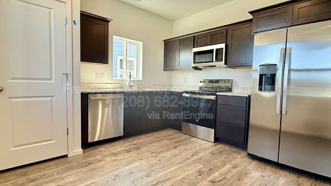 Building Photo - 5102 E Norma Ave
